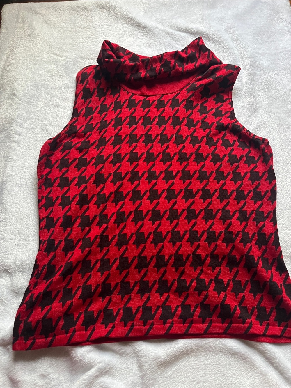 Sleeveless Houndstooth Turtleneck Tank Top - Red & Black